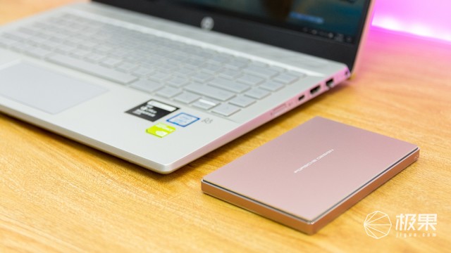 精致纤薄、高效稳定，LaCie保时捷设计2TB移动硬盘测评