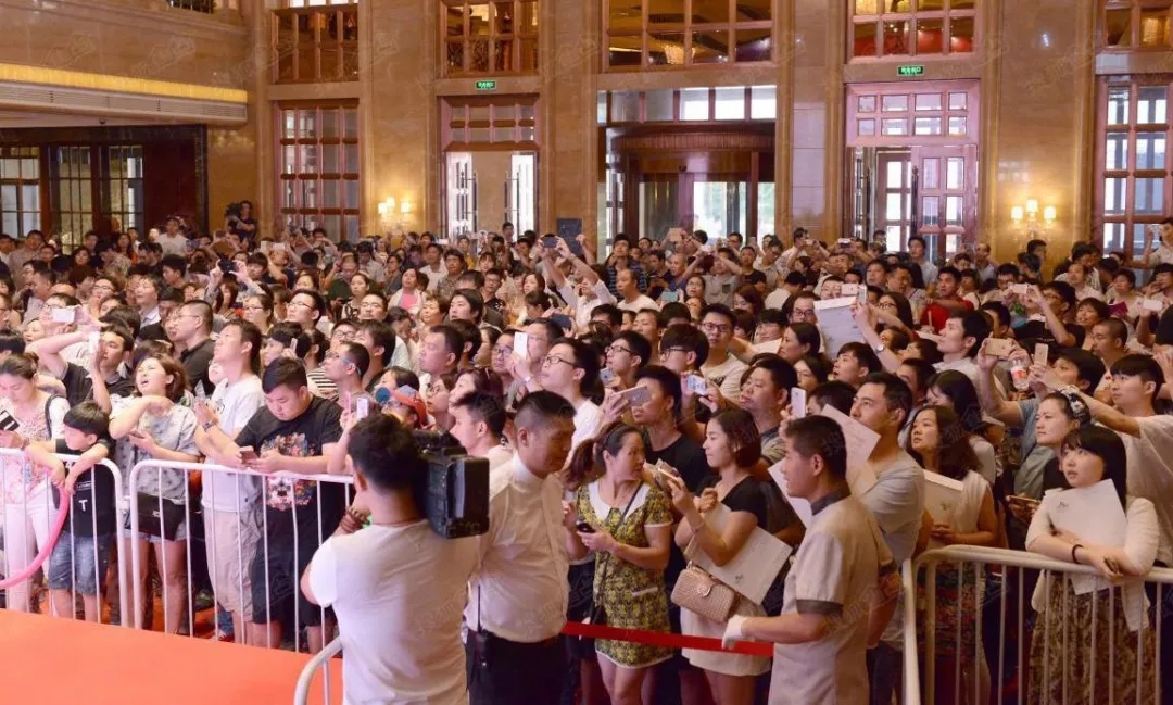 上海百年变迁和40年改革开放,改革开放带来的钱的巨大变化