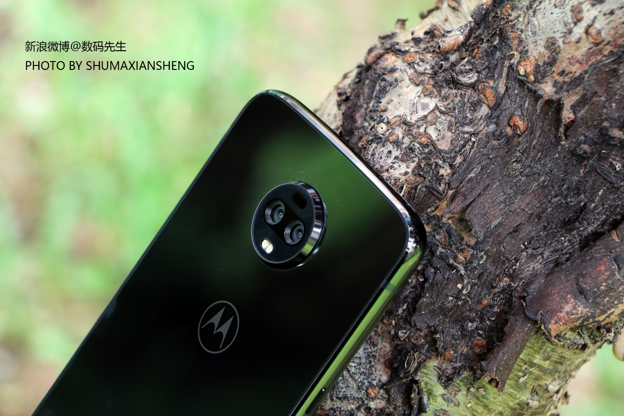 华为p20和vivoz3哪个好,华为p30与摩托罗拉s30对比