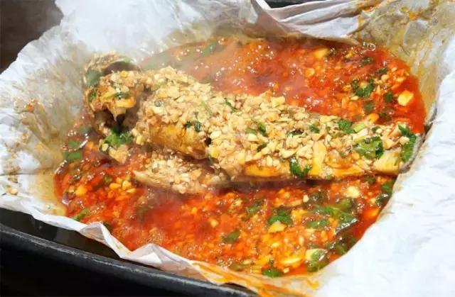 家常无骨烤鱼的做法,特色烤鱼制作短视频