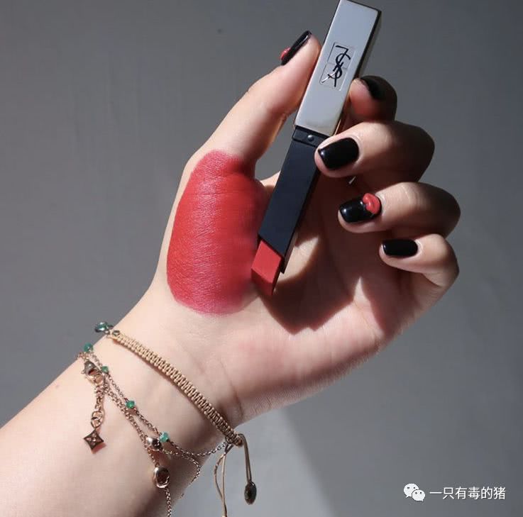 ysl哪个色号和迪奥999一样,ysl1966和迪奥999哪个好用啊