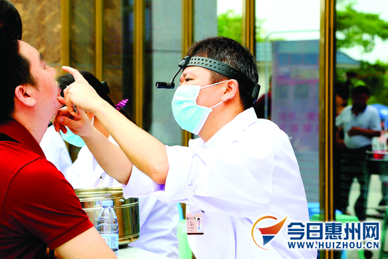 鼻腔冲洗对过敏性鼻炎有帮助吗,用生理盐水冲洗鼻腔对鼻炎有用吗