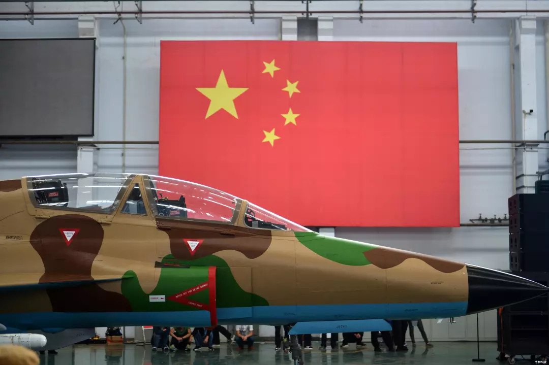 神鹰展翅飞翔,神鹰展翅高飞视频