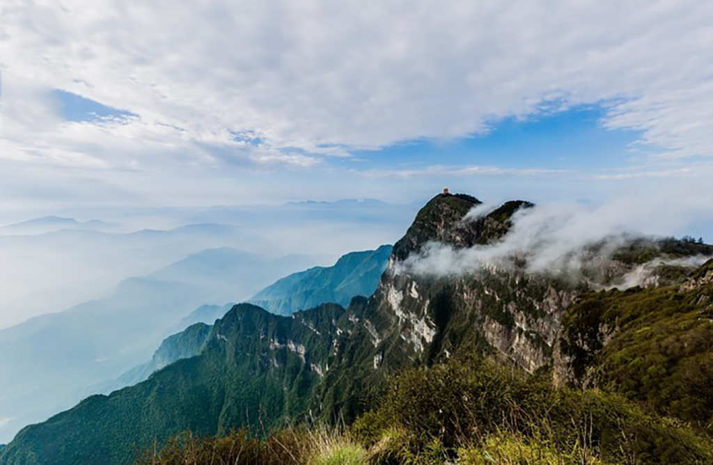峨眉山观后感,乐山峨眉山金顶旅游攻略