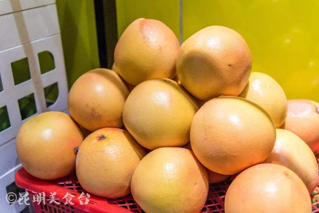 一天卖3万杯的奶茶,一天卖2000多杯奶茶