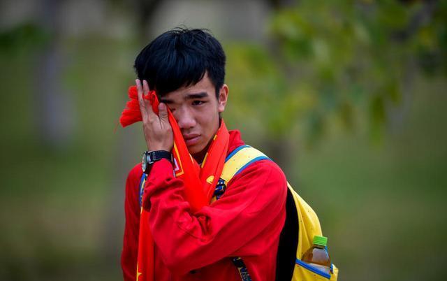 2000万欧里皮捉鸡不成蚀把米38岁白菜帮子被23岁小伙彻底暴虐