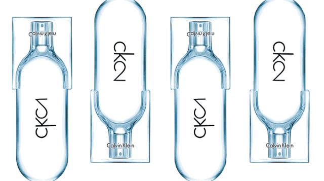 当你有一件纯白的衬衣,洁白的衬衫散发着好闻的味道