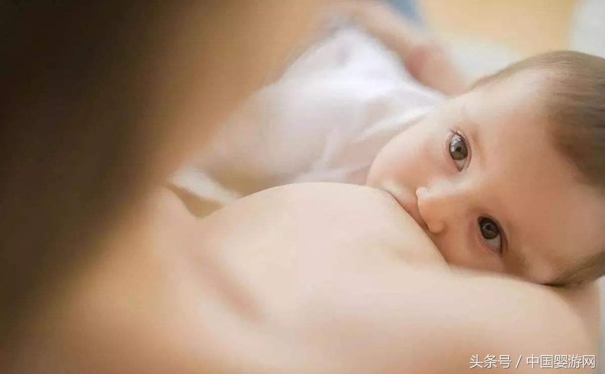 哺乳乳头疼咋解决,哺乳乳头有个白色的特别疼