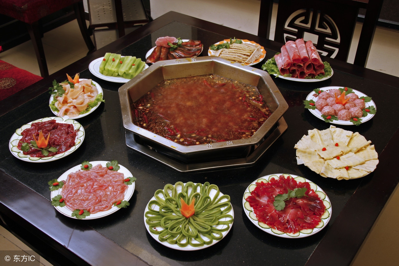 正宗酸辣毛肚火锅的做法,重庆毛肚火锅正宗做法