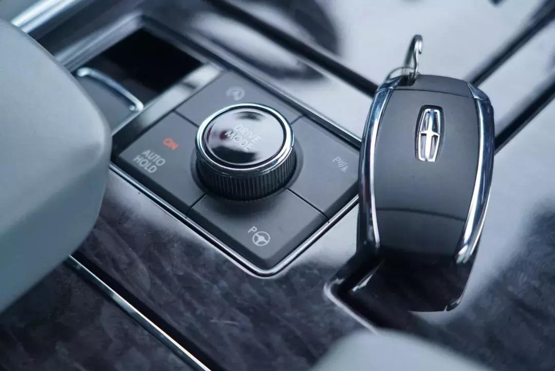 林肯领航员评测试驾视频,试驾评测2022款林肯领航员总统版