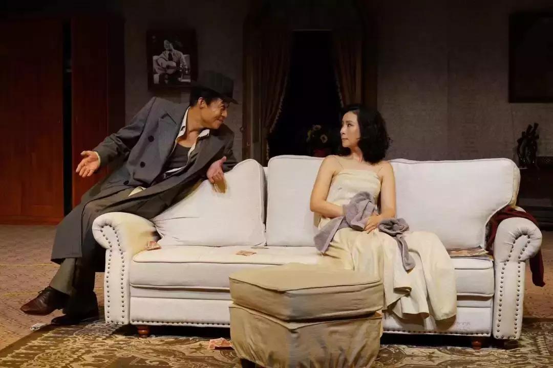 前苏联剧作家A·盖利曼《家丑外扬》探讨“女性软*力暴**”的话题