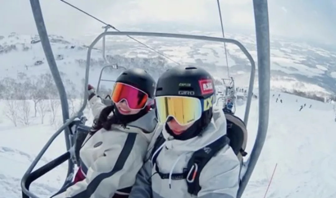 滑雪只戴头盔？也许是颜值限制了你的想象力