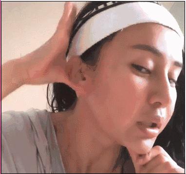 蜡笔小新无法抵挡蛋糕的诱惑,蜡笔小新被挤太阳穴