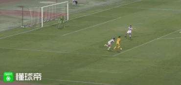 中国男足现场助威,国足4比0缅甸武磊连续摆脱后进球