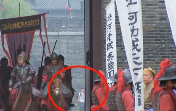 十大催人泪下的穿帮镜头,有哪些让你哭笑不得的穿帮镜头