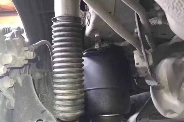 飞度改装空气悬挂效果怎么样,飞度如何改不烂大街