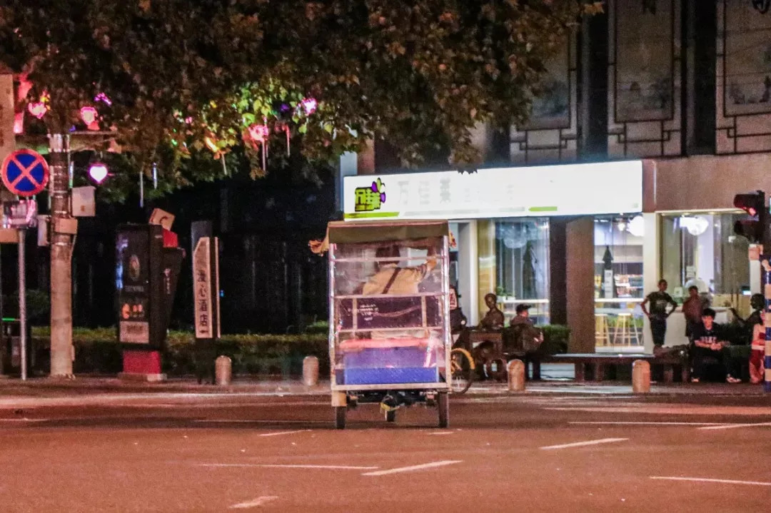 2005年的南京街头真实影像,记忆中的南京照片