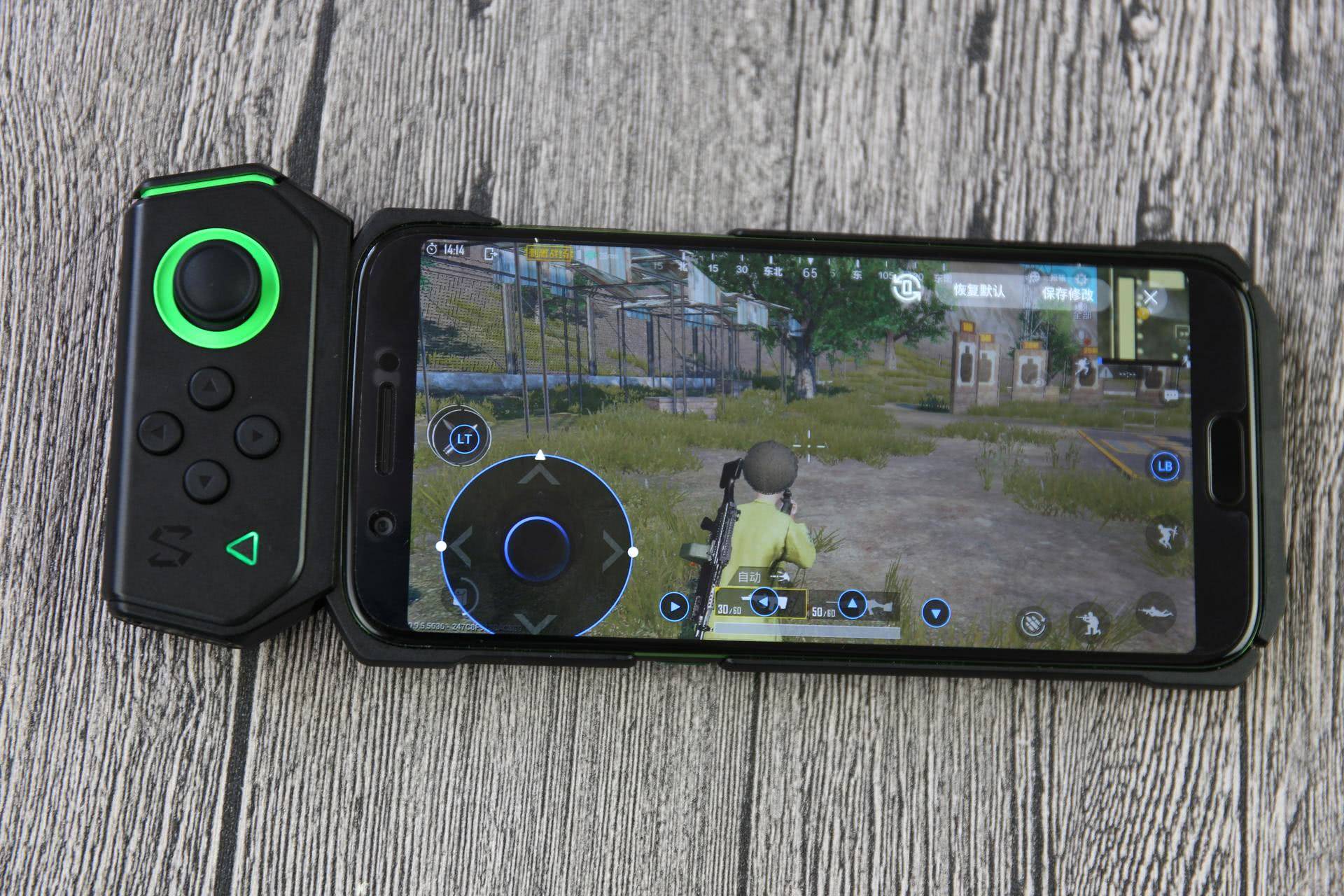 黑鲨游戏手柄吃鸡测评,黑鲨2手柄吃鸡视频