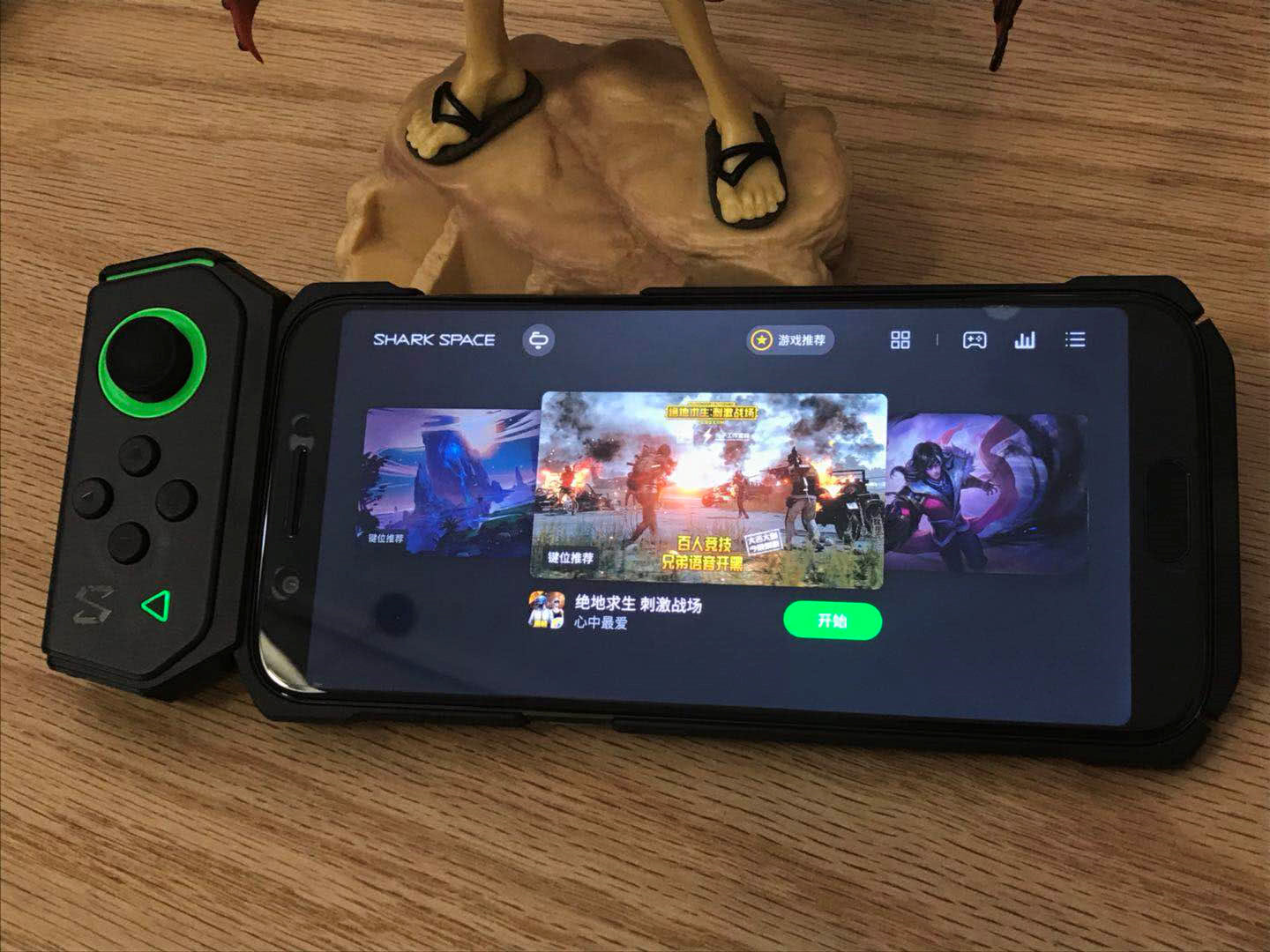 黑鲨游戏手柄吃鸡测评,黑鲨2手柄吃鸡视频