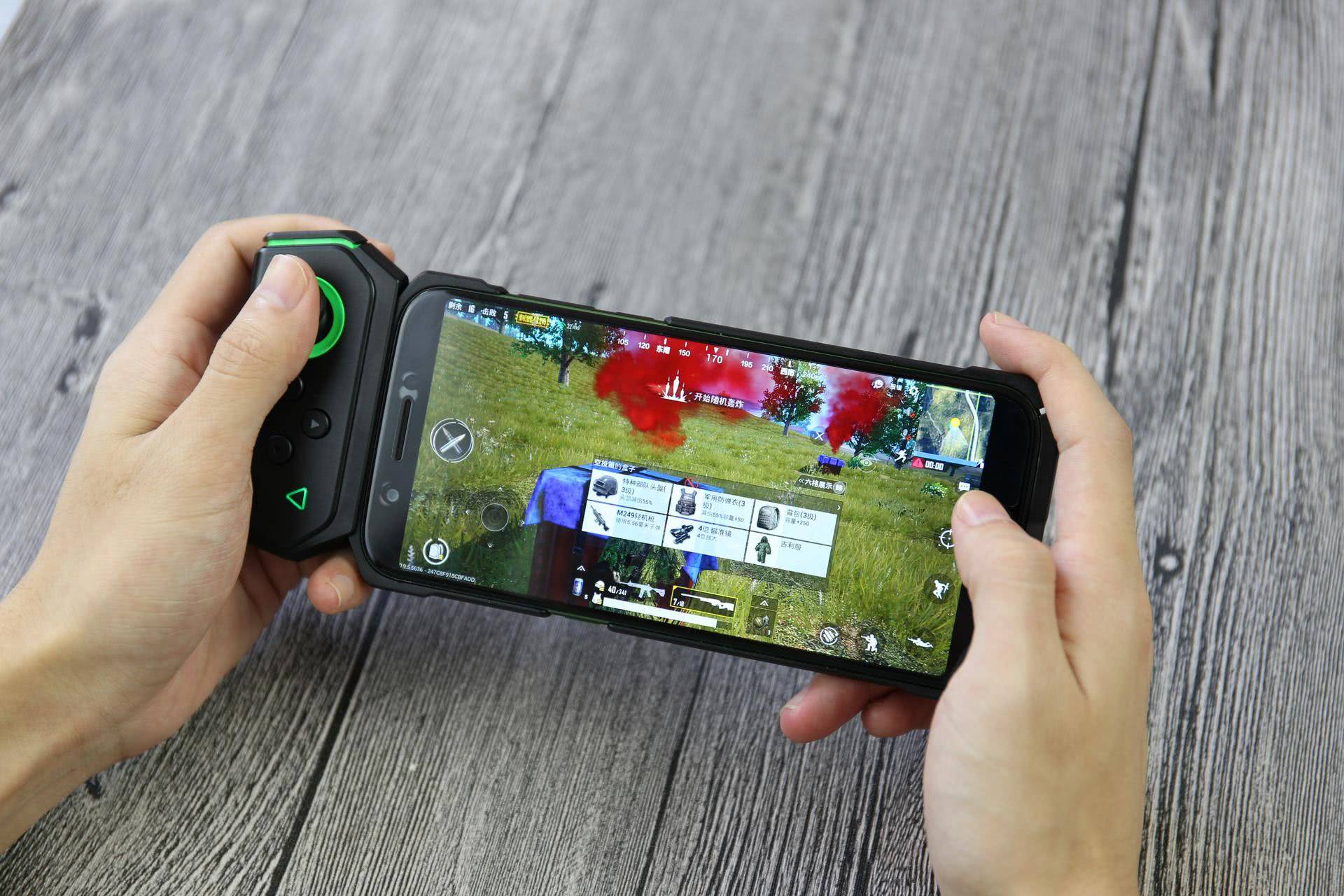 黑鲨游戏手柄吃鸡测评,黑鲨2手柄吃鸡视频