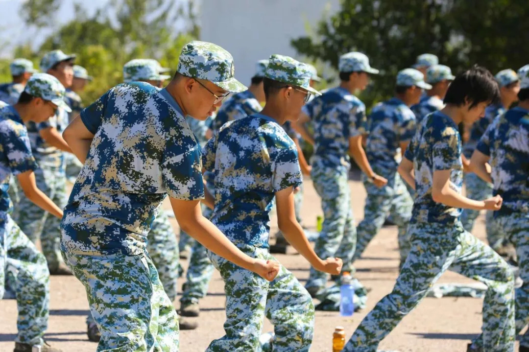 军训写一封家书,军训家书写给父母咋写