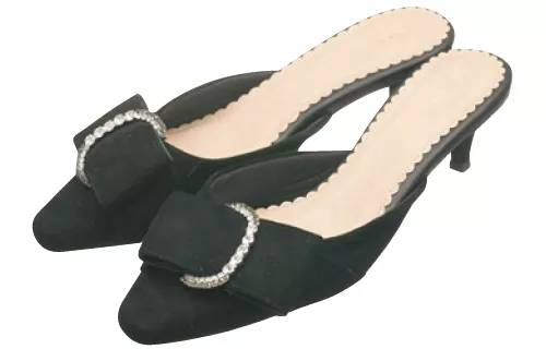 粗跟白色亮皮单鞋穿搭,秋款亮皮方头鞋穿搭