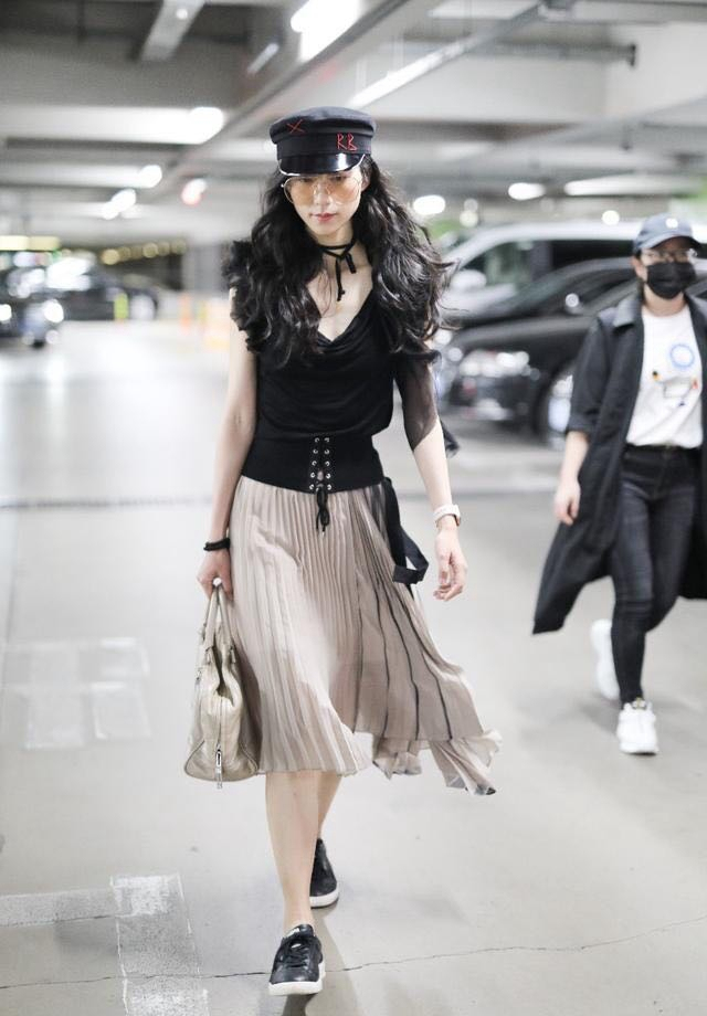 韩雪的穿搭真是太高级了,41岁秦岚撞衫26岁鞠婧祎