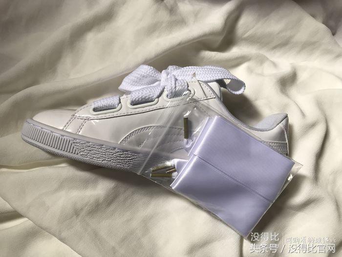 puma白色鞋子配什么袜子 (puma黑金白色)