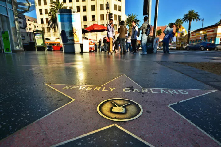 护照过期回不了国怎么处理,护照很多年没用怎么处理