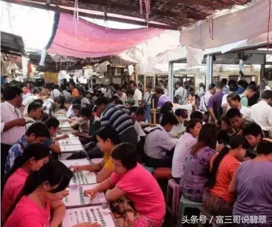 7000多名玉商联名上书：禁止直播卖翡翠！是真还是假？您怎么看！