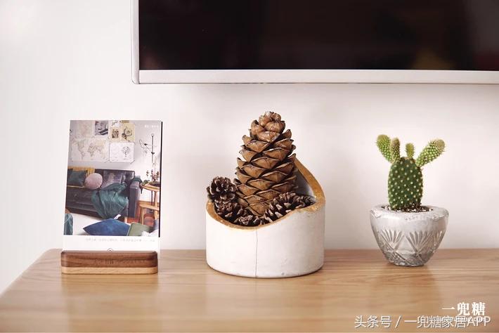 年轻人,谁不是一边感叹房子小,一边在小房子里拼命折腾?