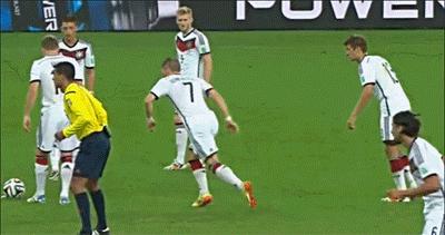 男足穿越靠颜值统治世界,男足过去的辉煌