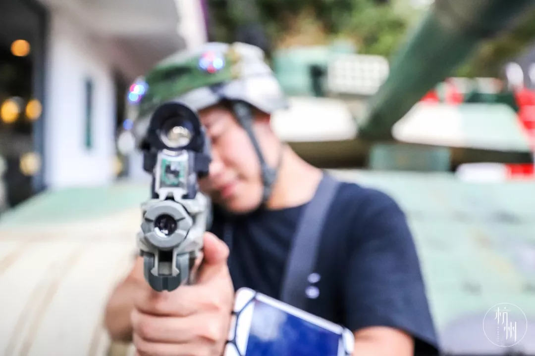 真人吃鸡海滩战斗,吃鸡真人版真实场地