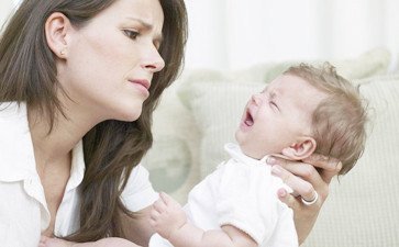 新生儿吃不饱会不会影响心脏,新生儿吃不饱影响智商