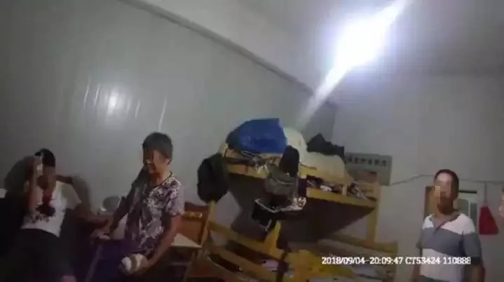 男子开车压死一只鸡要赔一万,没想到突发交通事故撞了人