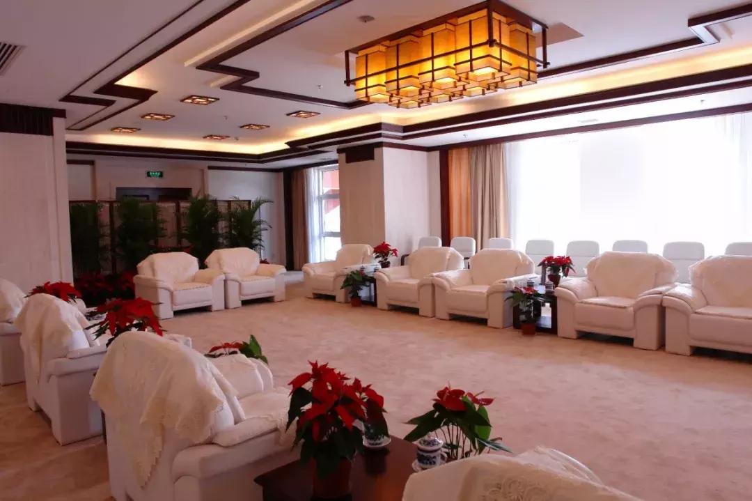 天津中华剧院演出信息,坐地铁去看天津滨湖剧院