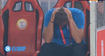 跪了倒了哭了为鲁能送上队史第400场胜利场边富力主帅成表情包