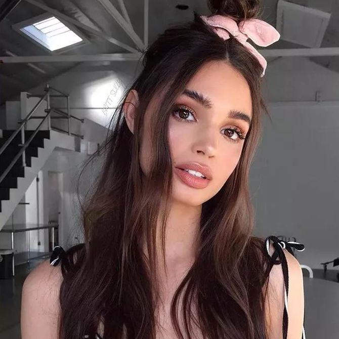 最火刘海女生显脸小适合大饼脸,一分钟就能搞定的发型显脸小