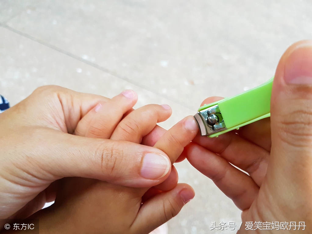 你还为萌宝宝剪指甲发愁吗,你还为指甲短小而烦恼吗