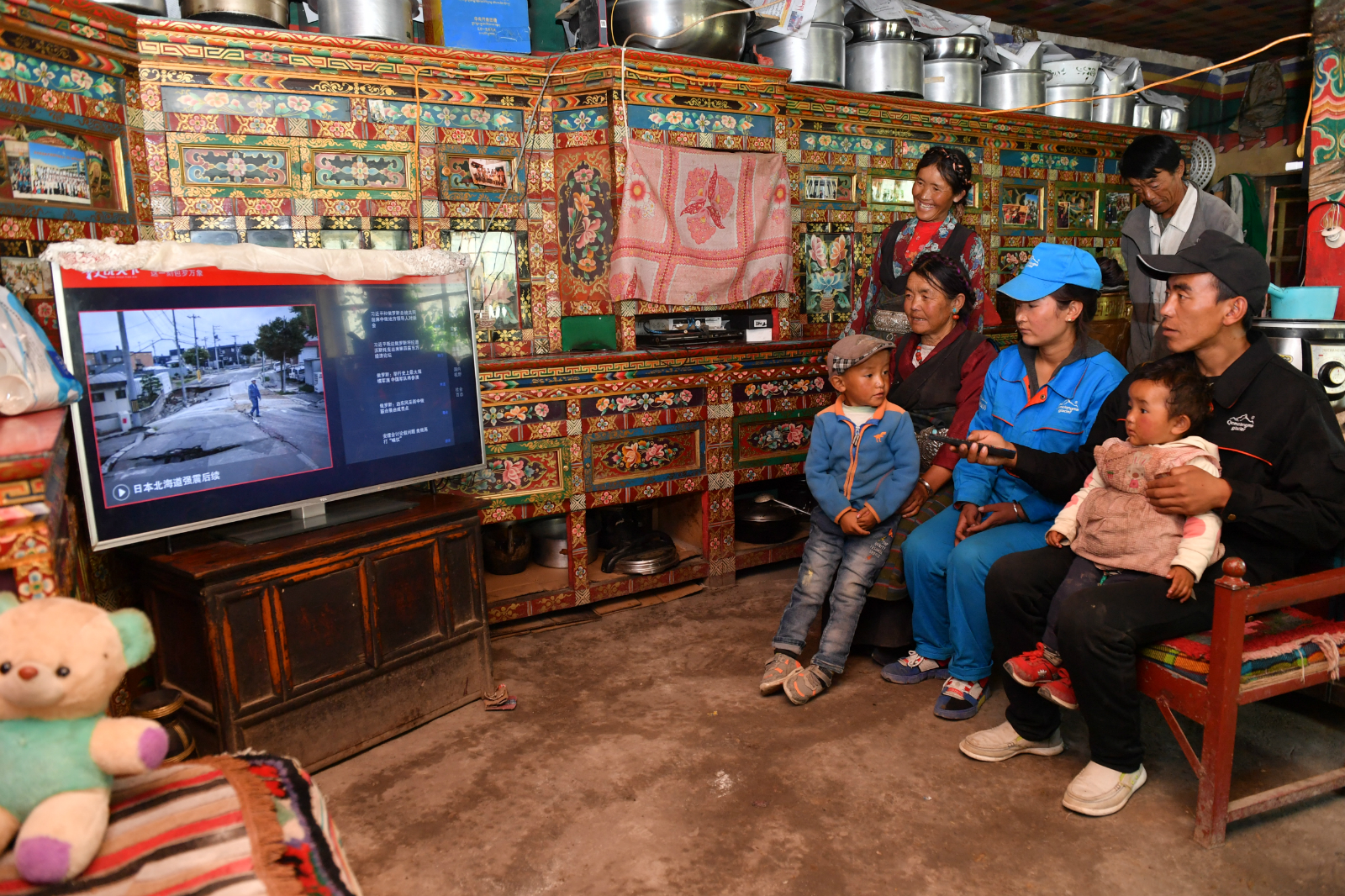 京东又造神话珠峰冰川矿泉水让牧民换房又换车