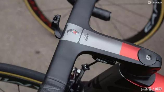 器材盛宴环英国上的车手战车