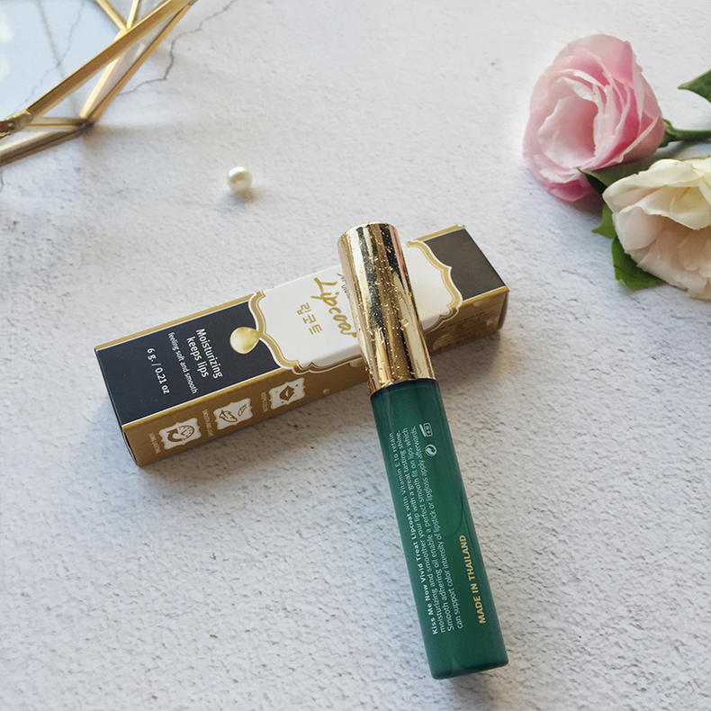 涂口红不粘牙小技巧,厚唇涂口红的小妙招