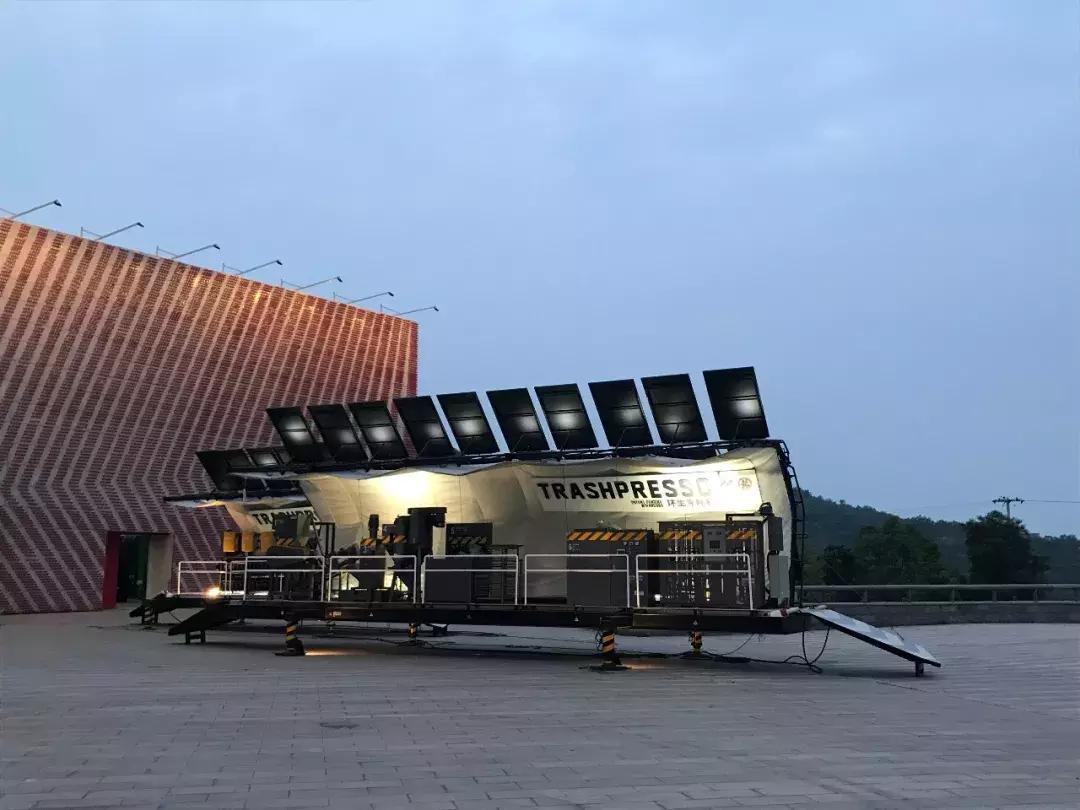 他设计了一堆“垃圾”,却让全世界拍手叫好