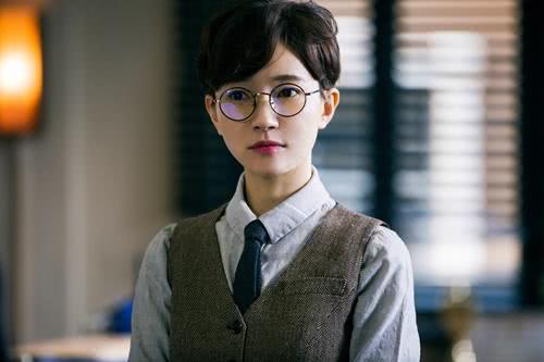 因鼻子大大拉低颜值的明星，网友：第三位如果鼻子好看就能演男主