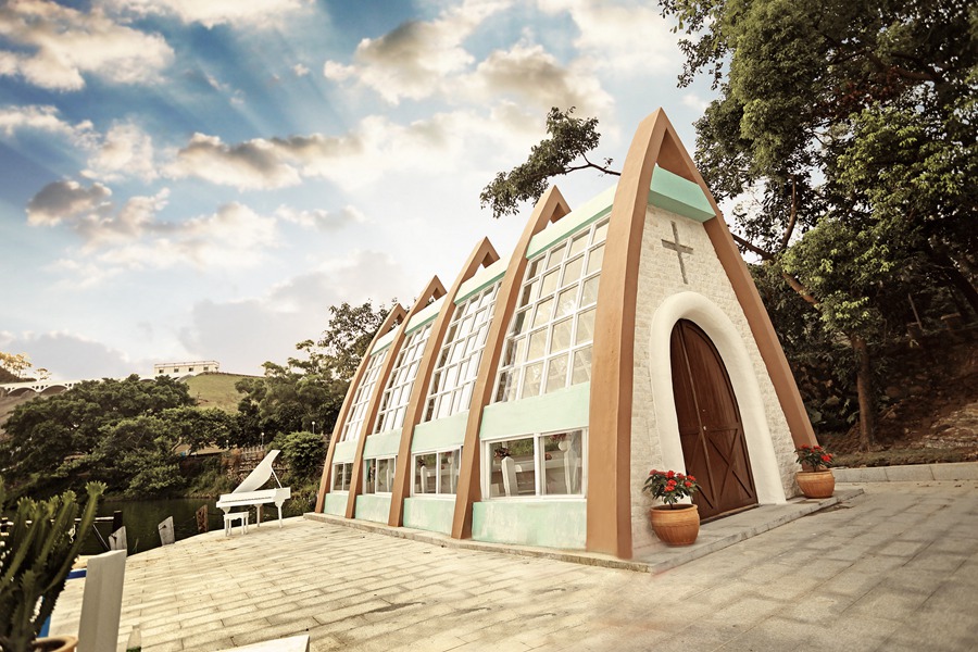 一地两泉温泉水世界,一地两泉