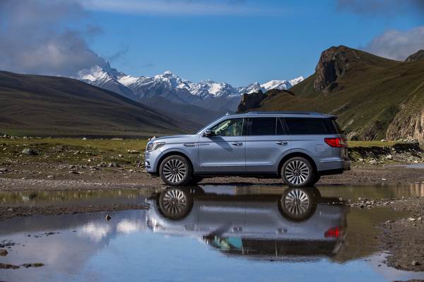 林肯领航员自由行,林肯领航员第三排空间体验