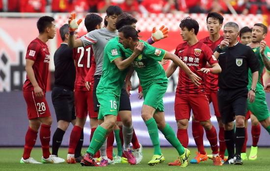 VAR技术在中超为何备受争议？不要把所有责任都推给VAR