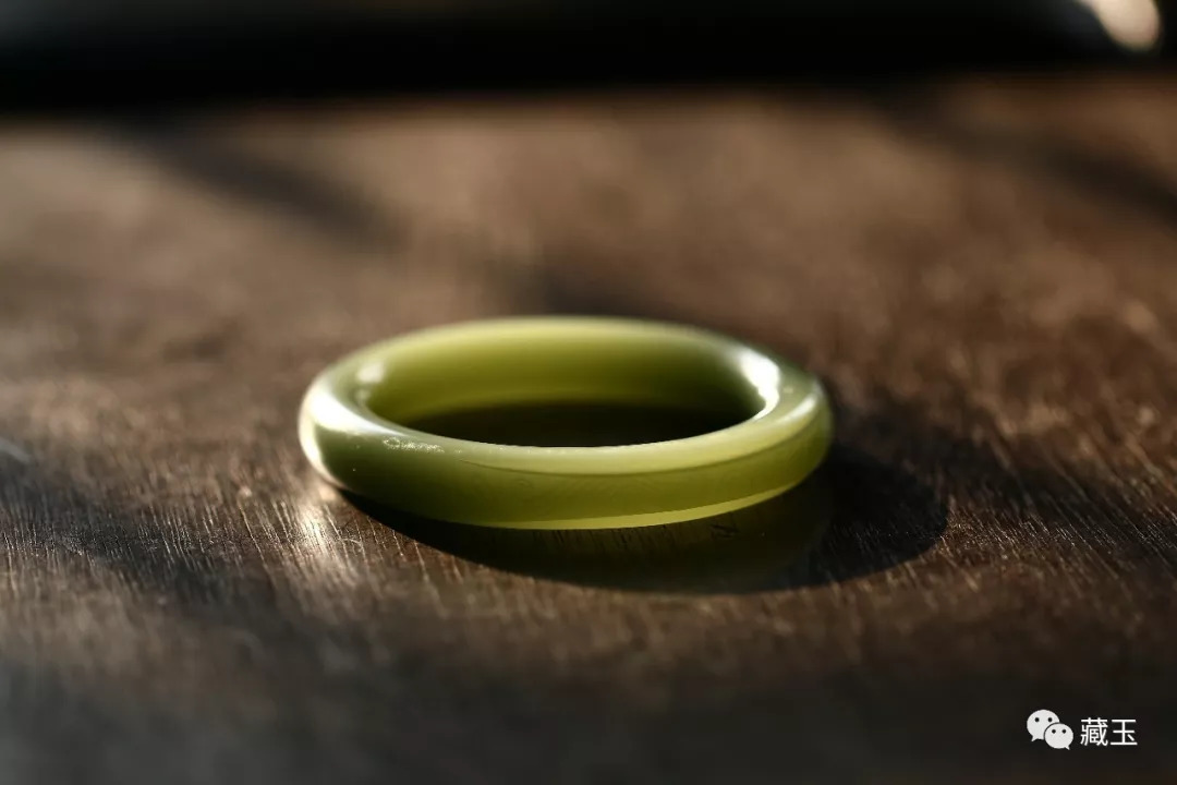 挑选和田玉玉镯五大技巧,挑选和田玉要注意什么