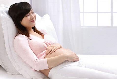 孕妇洗澡为啥不能对着肚子冲,孕妇洗澡不能搓背