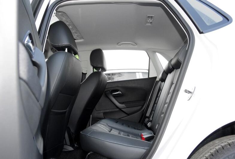 7万怎么选同为15年的小型SUV标志2008和精品小车大众POLO